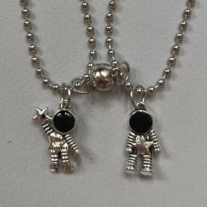 Small-astronaut-necklace