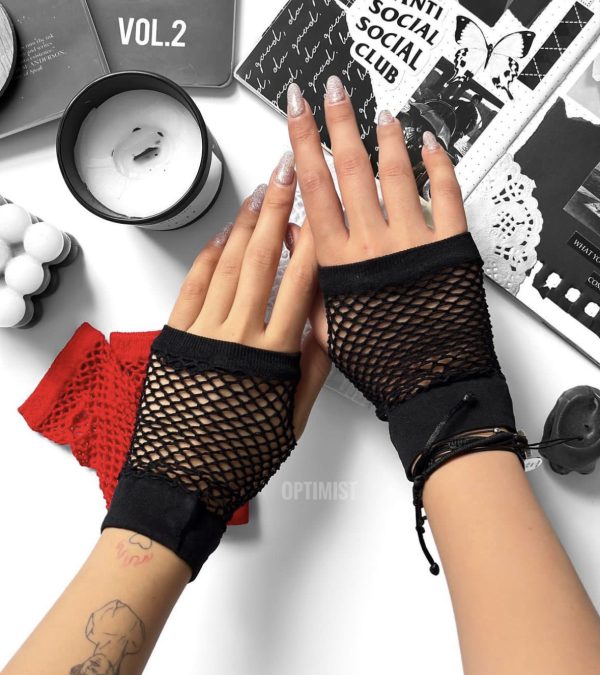 fashion-hand-wrist