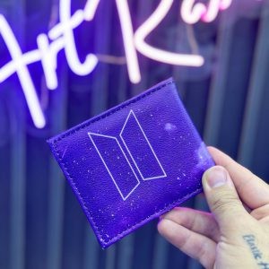 کیف پول چرمی لوگو بی تی اس بنفش bts